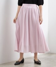 動くたびに表情が生まれる　軽やかストライププリーツスカート