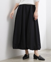 軽やかに揺れて、旬のムードを纏う エスカルゴバルーンスカート