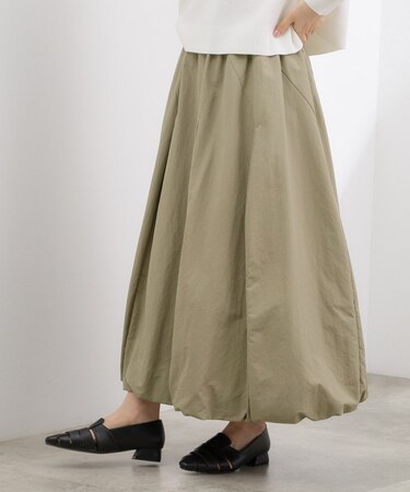 軽やかに揺れて、旬のムードを纏う エスカルゴバルーンスカート