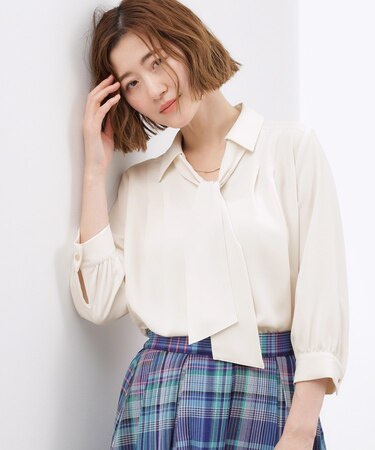 【貴島明日香さん着用・洗える】チャーム付きマルチWAYボウタイブラウス