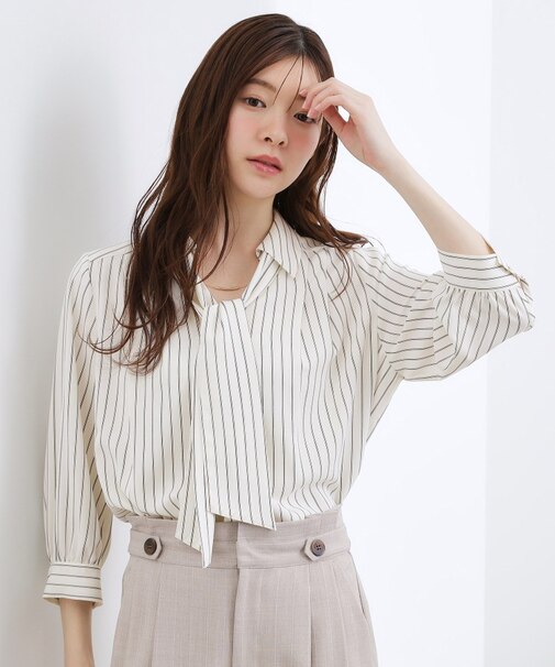 【貴島明日香さん着用・洗える】チャーム付きマルチWAYボウタイブラウス