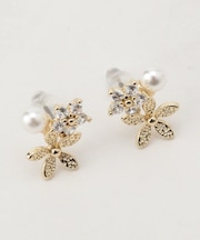 メタルフラワーパール調ピアス