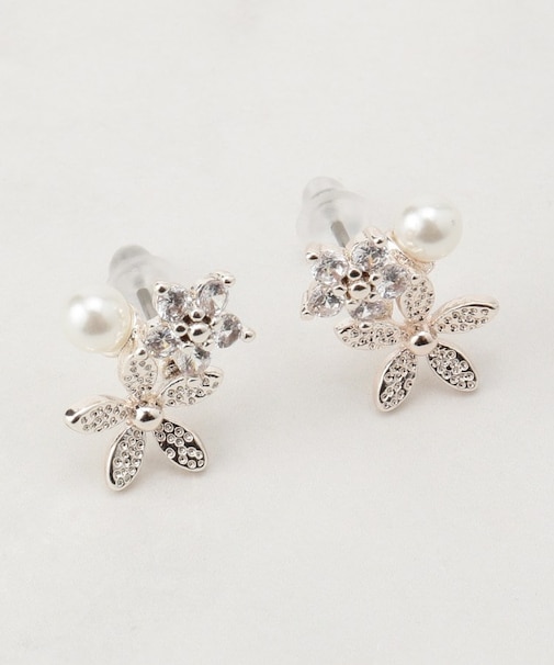 メタルフラワーパール調ピアス