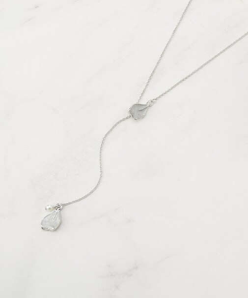 メタルエポフラワーペタルネックレス