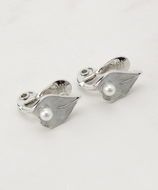 【痛くなりにくい】メタルエポフラワーペタルイヤリング