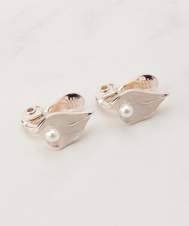 【痛くなりにくい】メタルエポフラワーペタルイヤリング