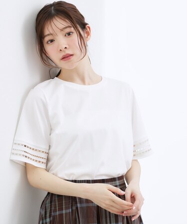 【二の腕カバー】袖口透かし刺繍Tシャツ