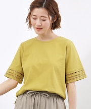 【二の腕カバー】袖口透かし刺繍Tシャツ