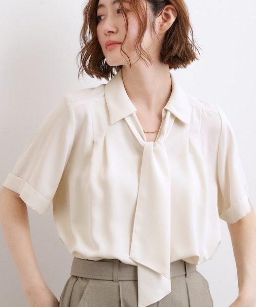 半袖になって再登場！【洗える】チャーム付きマルチWAYボウタイブラウス