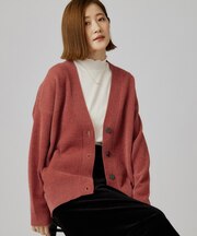 【ベロアのような艶感を纏う】上品Vネックカーディガン