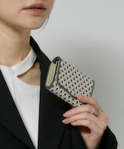 STILLA（スティラ）三つ折り財布