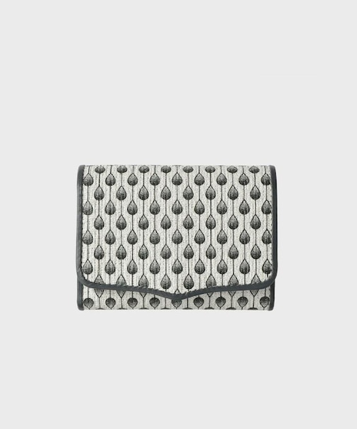 STILLA（スティラ）三つ折り財布