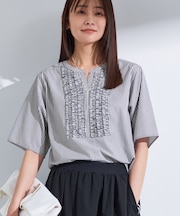 【洗える】胸元タックフリルブラウス