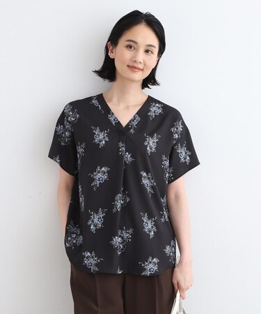【洗える／フラワー柄】スキッパーブラウス