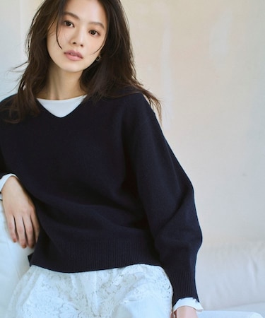 【洗える／カシミヤ混】ミドルゲージVネックニット