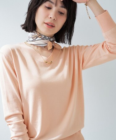 【シルク混】きれいめVネックニット