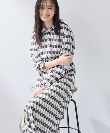 【洗える／2WAY】ベルト付き ジオメトリック柄 シャツワンピース