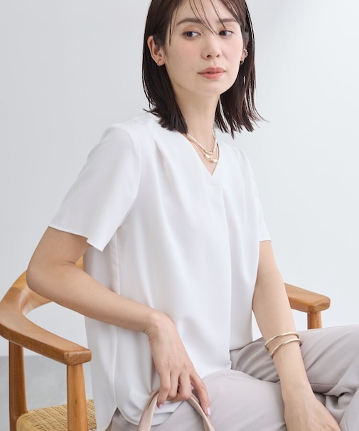 【洗える／UVケア】幾何学柄＆無地 タックVネック 半袖ブラウス