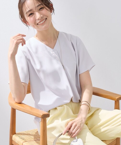 【洗える／UVケア】幾何学柄＆無地 タックVネック 半袖ブラウス