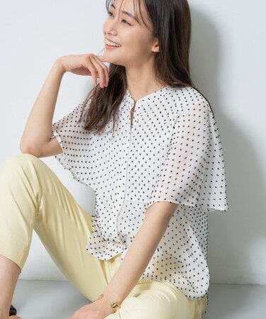 【洗える／ドットモチーフ】ケープスリーブブラウス
