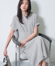 【洗える／羽織りとしても活躍】無地＆チェーン柄 シャーリングサッカーワンピース