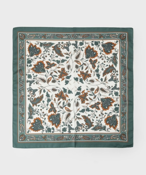 【60cm四方】リーフ柄スカーフ