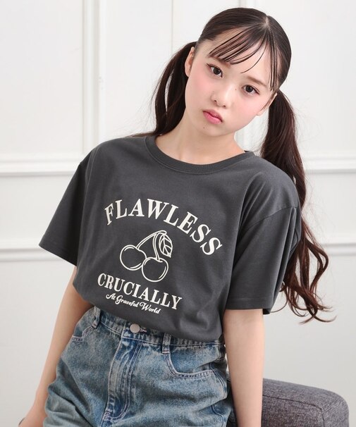 チェリーモチーフTシャツ