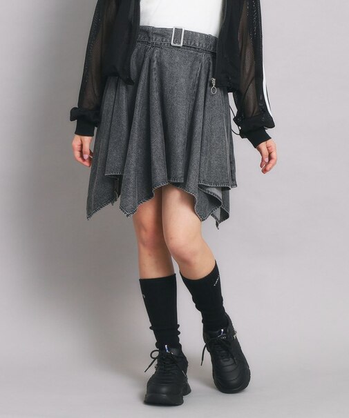 変形ヘムスカート