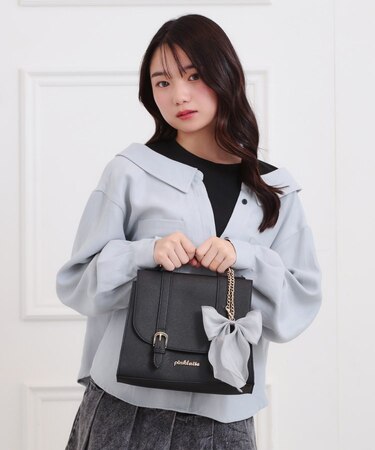 リボンチャーム付きガーリーサッチェル