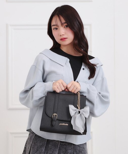 リボンチャーム付きガーリーサッチェル