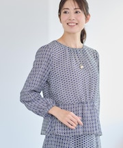 【きちんと見え／セットアップ可／通勤におすすめ◎】ペプラムプリントブラウス