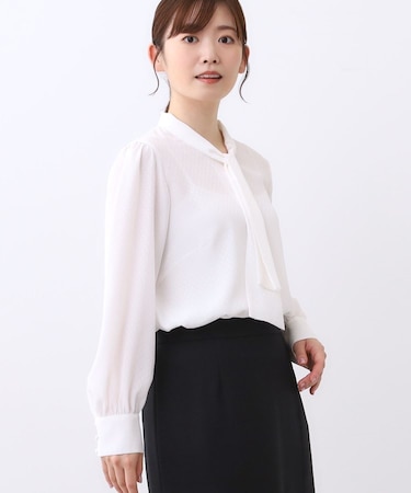 【きちんと見え／通勤／セレモニーにおすすめ◎】ドット柄ボウタイブラウス