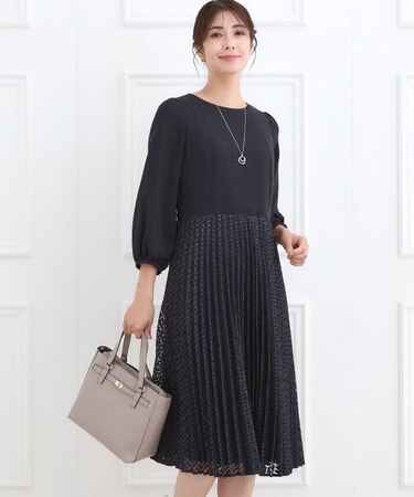 【フォーマル／入卒／一枚で着映え◎】シフォン×幾何柄レースプリーツワンピース
