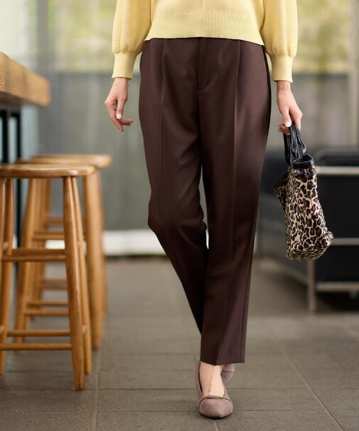 【腰周りすっきり◎】センタープレス入りテーパードパンツ