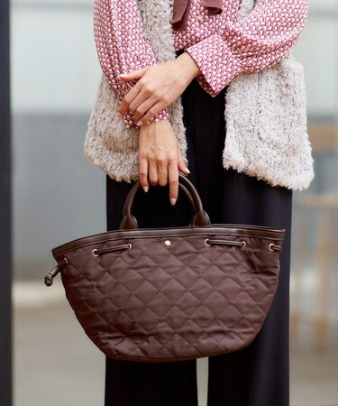 【ショルダー付き/コーディネートのアクセントに◎】キルティングバッグ