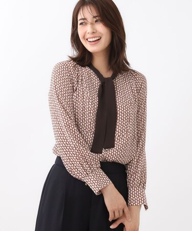 【レイヤードに◎】ボウタイプリントブラウス