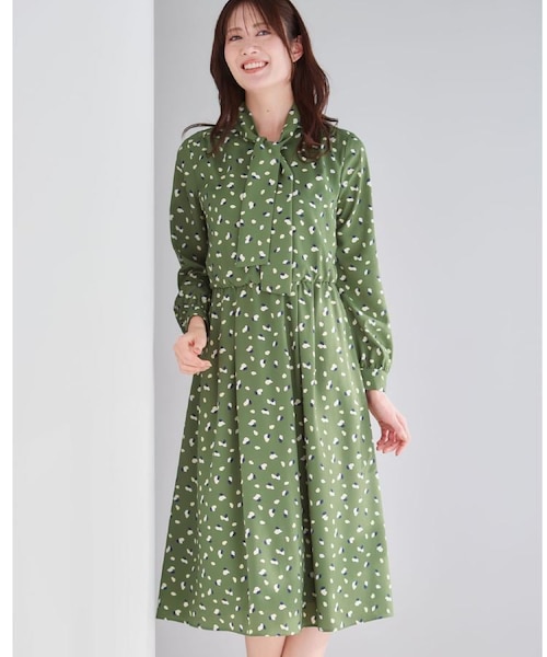 通勤・おでかけにおすすめ◎】フラワープリントボウタイワンピース