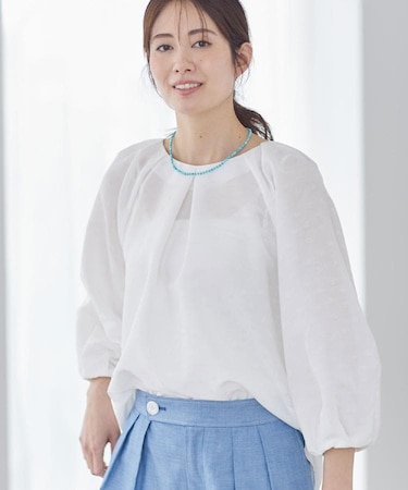 ボリュームスリーブサテンジャカードブラウス