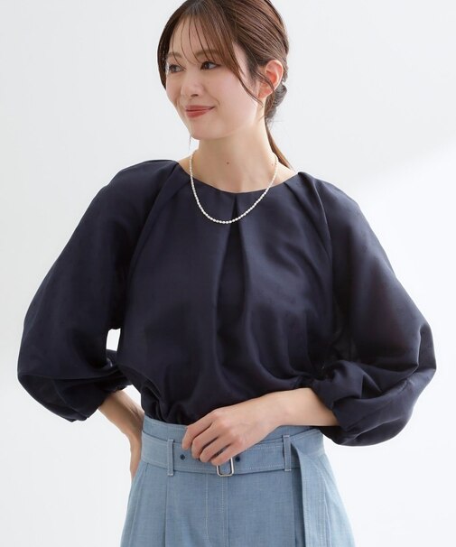 ボリュームスリーブサテンジャカードブラウス