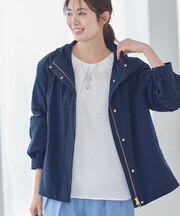 フード付きマウンテンパーカー