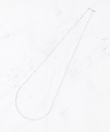 シルバービーズロングネックレス