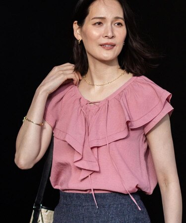 【通気性あり/涼しい/マシンウォッシャブル】フリルディテールブラウス