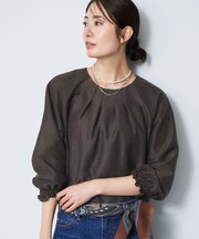 タックデザイン ラグランスリーブブラウス