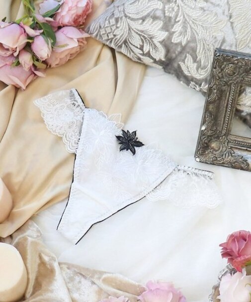 リヴィア Tバックショーツ