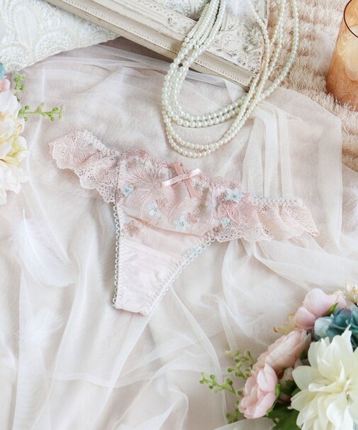 セレスティナ Tバック