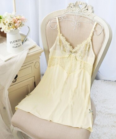 レーナ スリップ