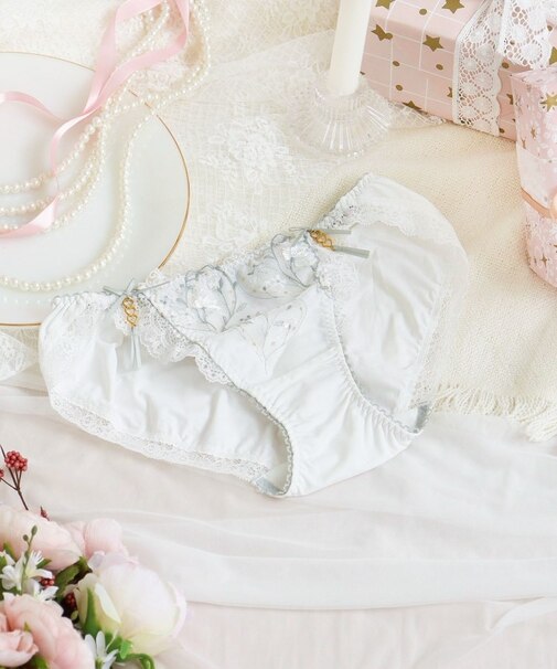 フローチェ ノーマルショーツ