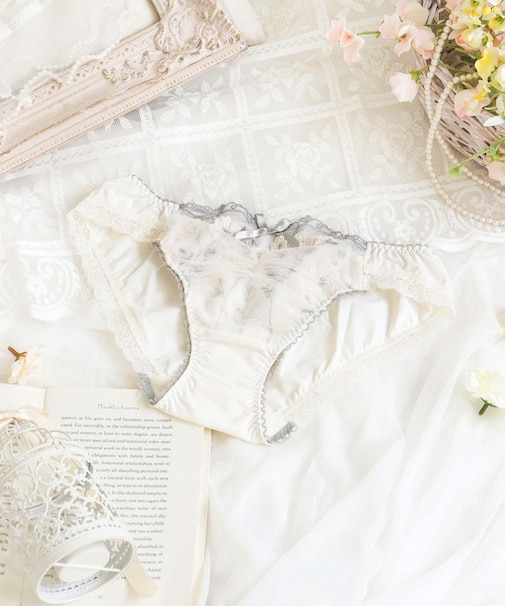 ラーレ ノーマルショーツ