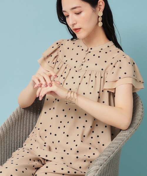 Sunauna 【袖ラッフル／S～L】ドット柄ブラウス 袖ラッフル／S～L】ドット柄ブラウス｜スーナウーナの通販