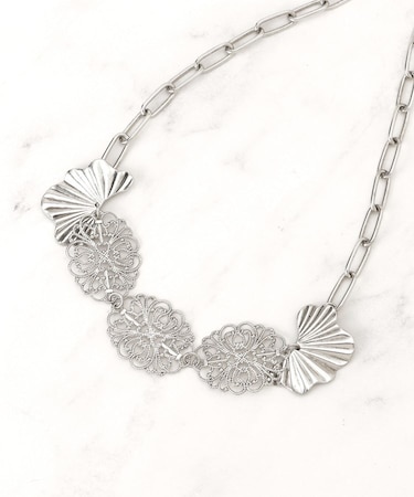 【透かし柄】フラワーモチーフネックレス